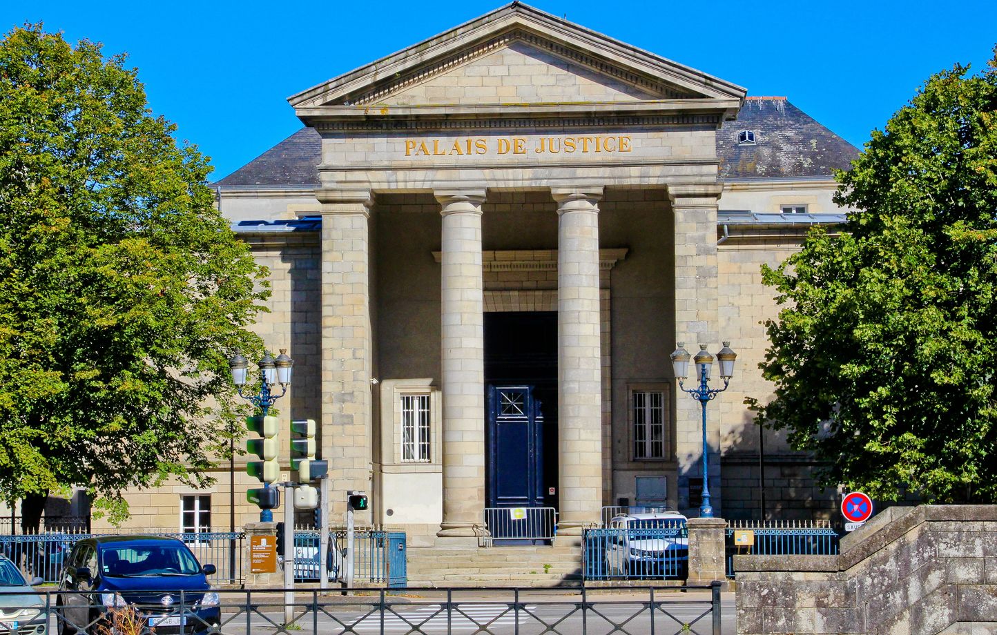 Une grenade explose dans un bar à Grenoble faisant 12 blessés dont 2 graves